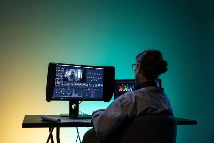 22 Best Gifts for Video Editors